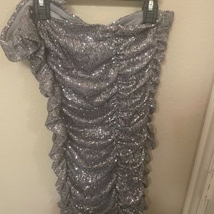 Forever 21, size small, mini cocktail dress, never worn! Perfect condition!